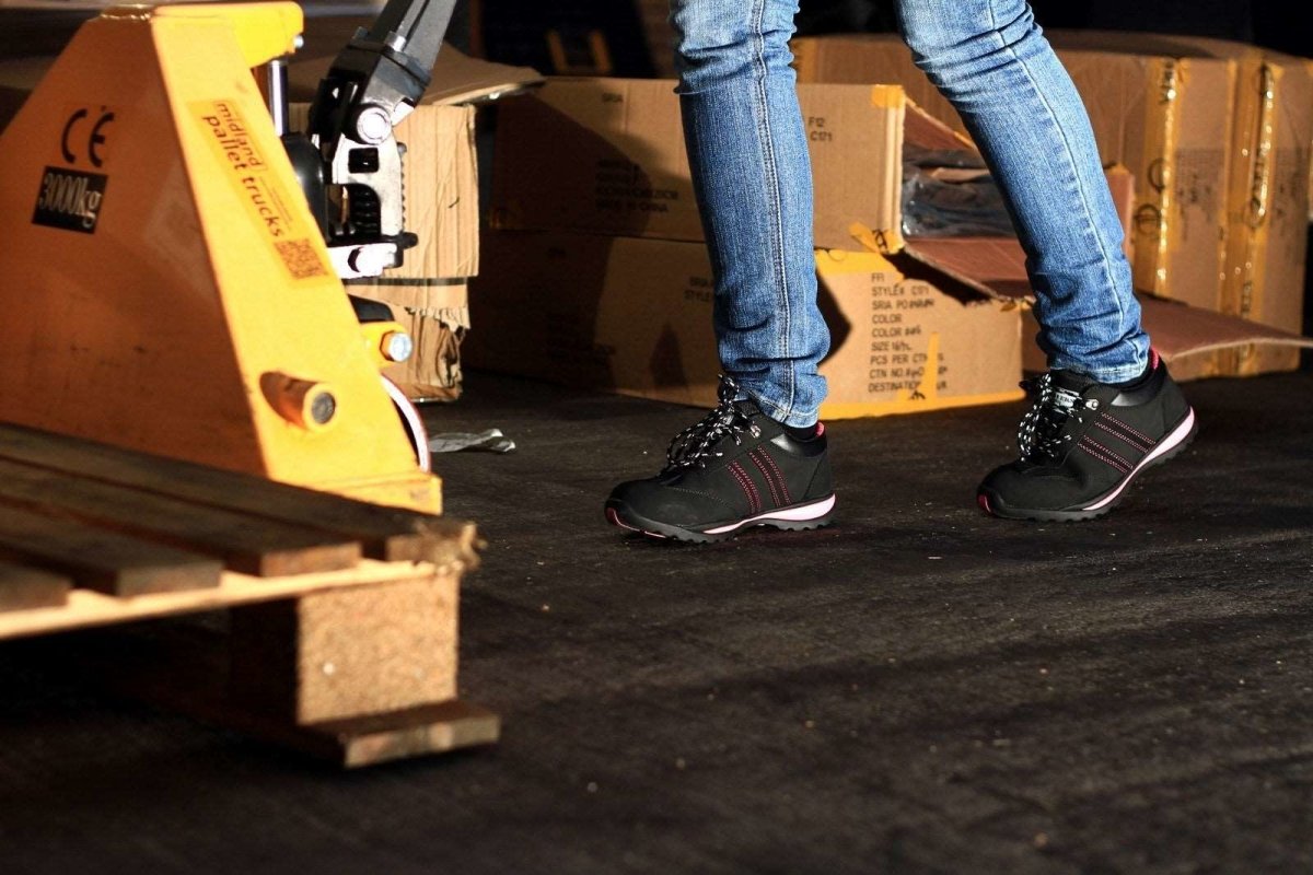 Amblers FS47 Heat Resistant Ladies Safety Trainers - Shoe Store Direct